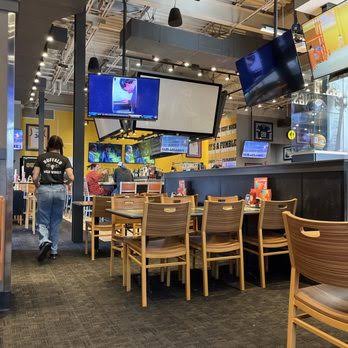 Buffalo Wild Wings photo