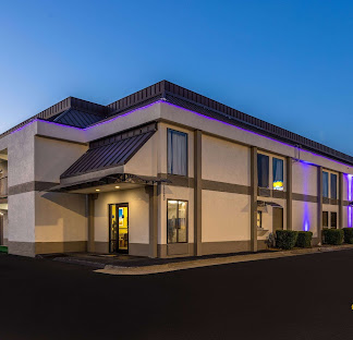 Days Inn & Suites by WyndhamFort Bragg/Cross Creek Mall